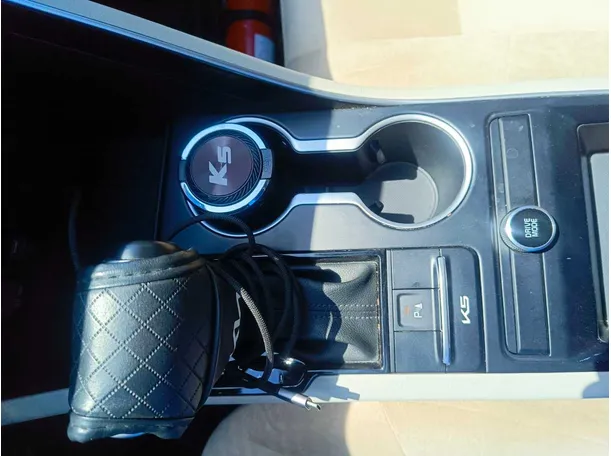 Car image 20