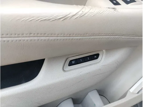 Car image 43