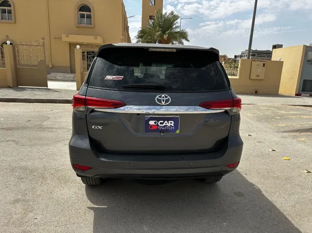 Car image 6