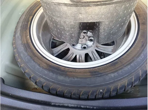 Car image 38