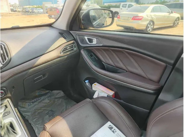 Car image 35