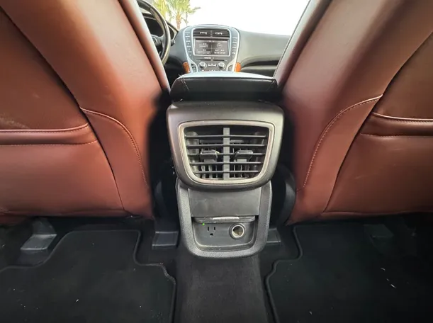 Car image 24