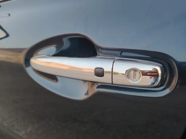 Car image 32