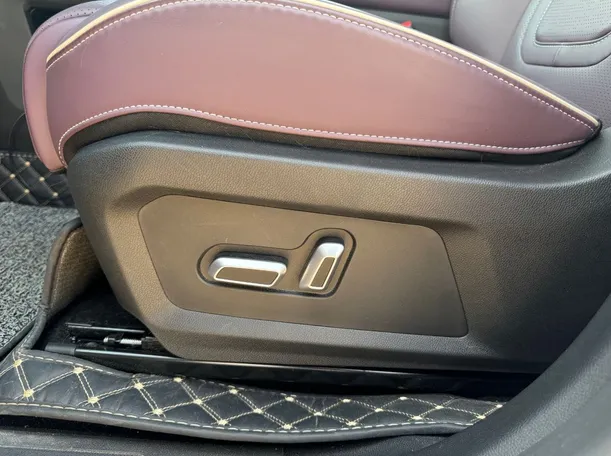 Car image 22