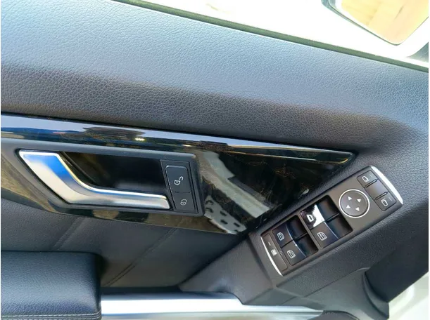 Car image 39