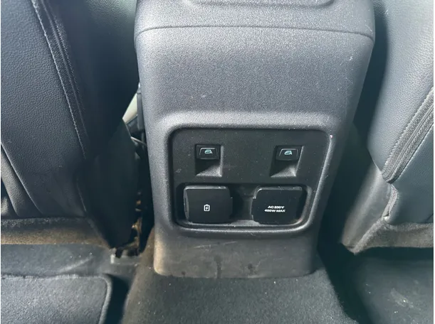 Car image 25