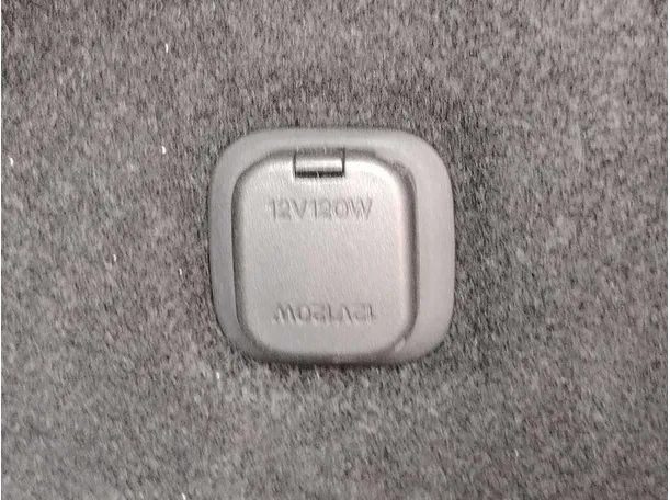 Car image 30