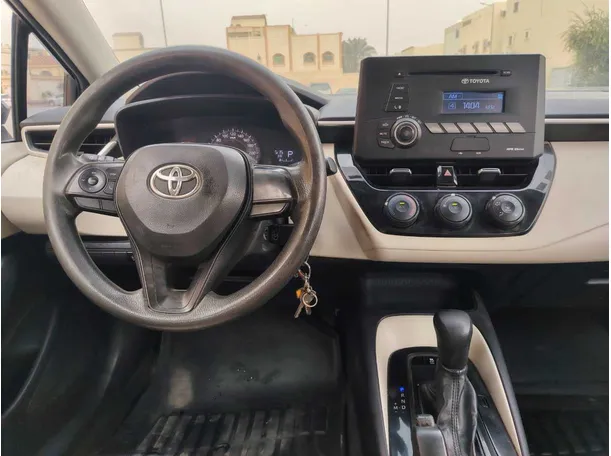Car image 19