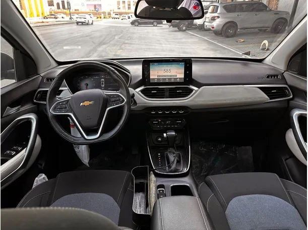 Car image 16