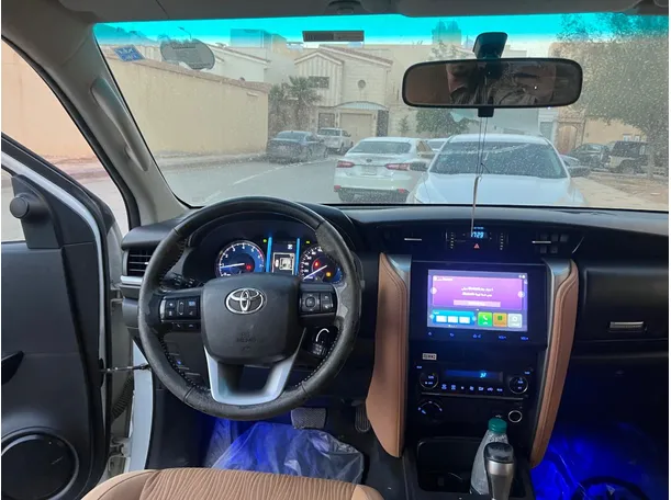 Car image 17