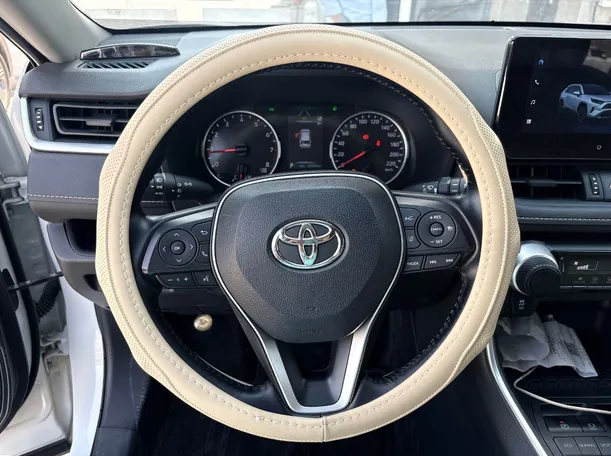 Car image 22