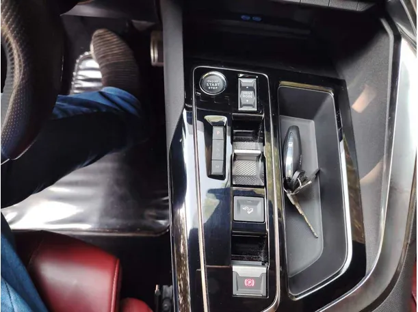 Car image 23