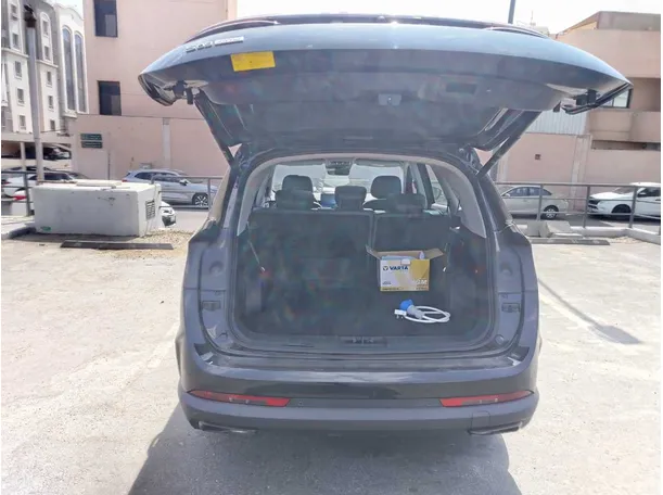 Car image 32