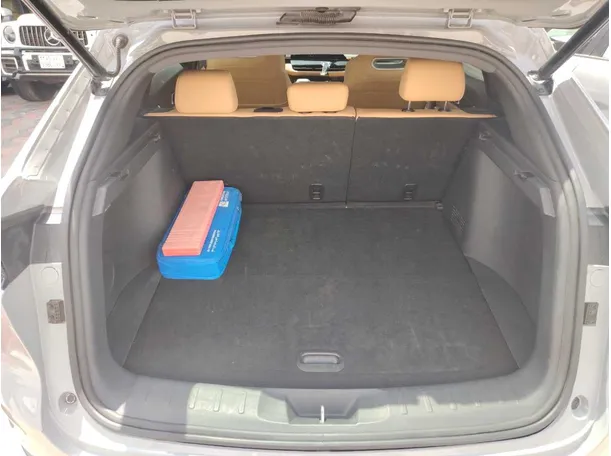 Car image 36
