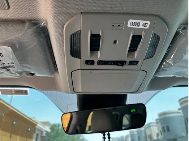 Car image 27
