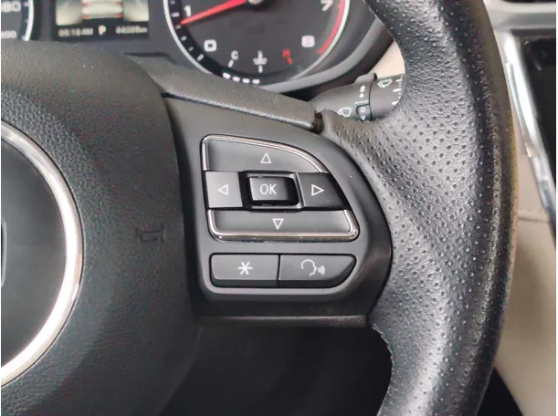 Car image 28
