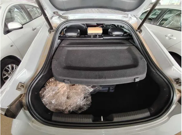 Car image 27