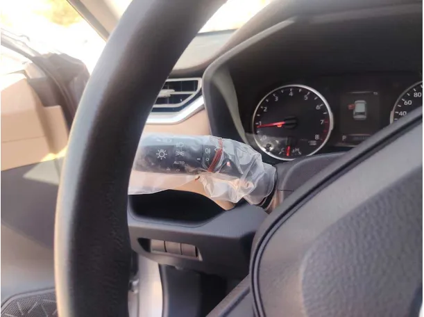 Car image 27