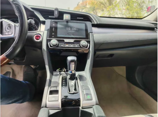 Car image 24