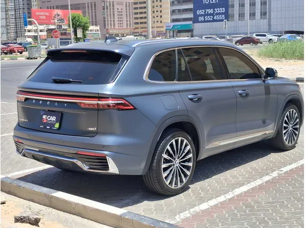 Car image 5