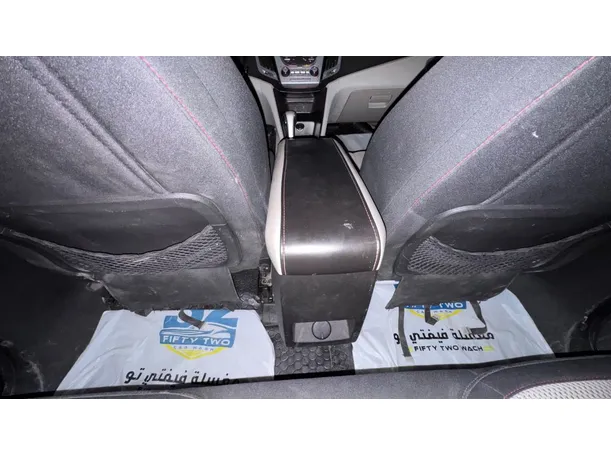 Car image 24