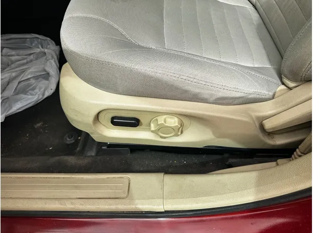 Car image 25