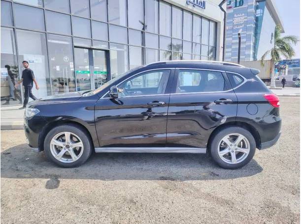 Car image 8