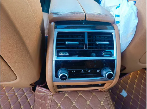 Car image 39
