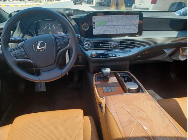 Car image 16