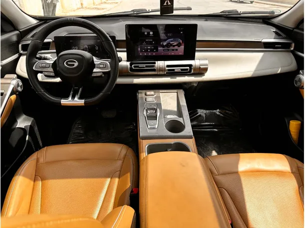 Car image 16