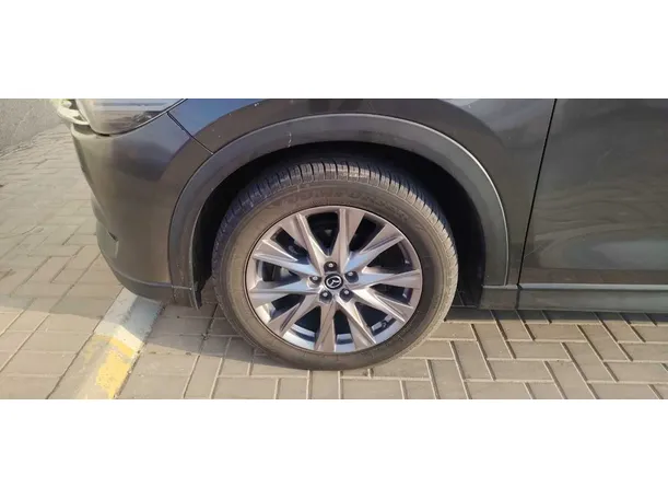 Car image 10