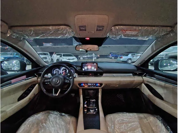 Car image 19