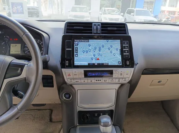 Car image 17