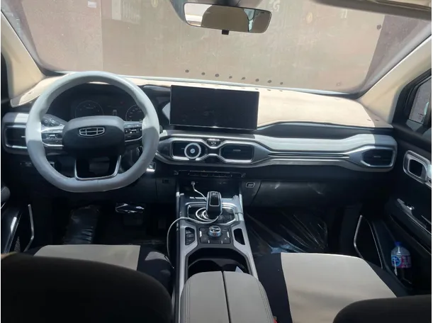 Car image 17
