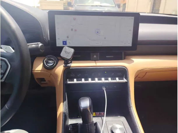 Car image 21