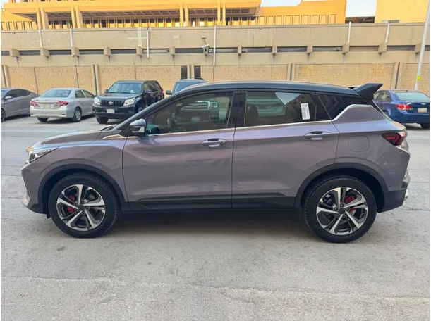 Car image 8