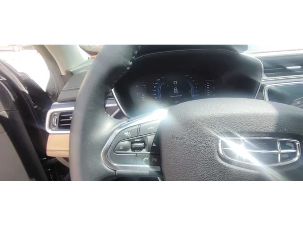 Car image 25