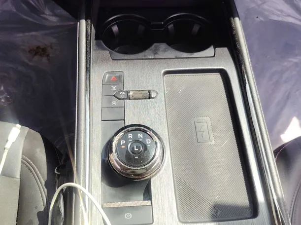 Car image 9