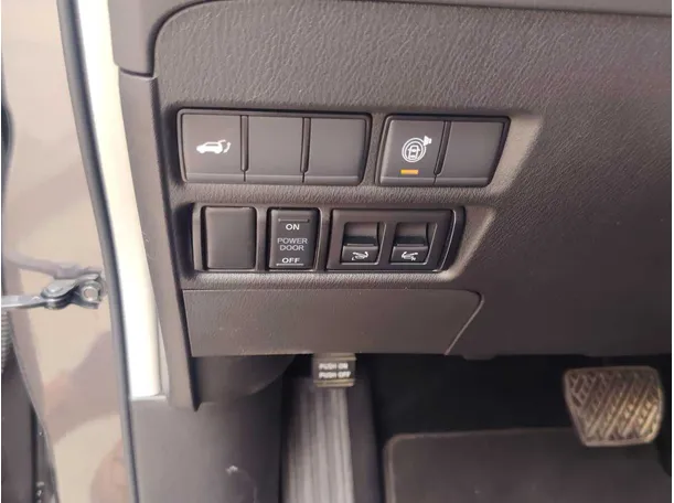 Car image 31