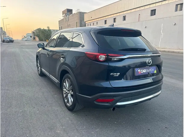 Car image 7