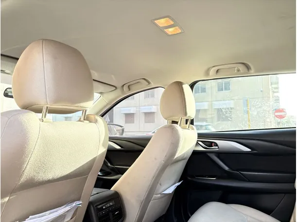 Car image 17