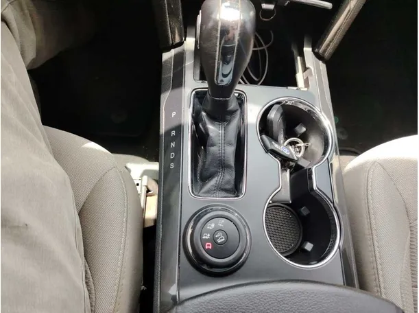 Car image 25