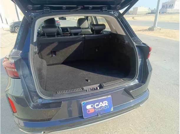 Car image 27