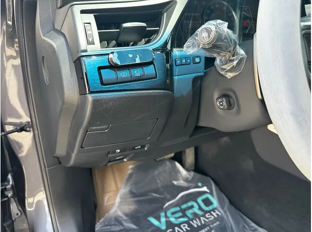 Car image 28