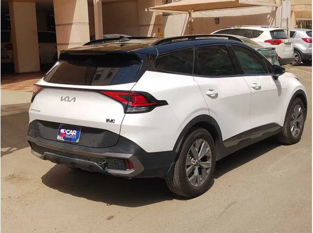 Car image 5