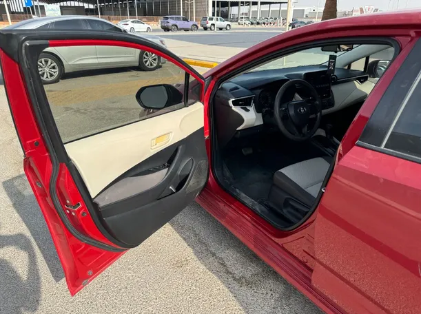 Car image 10