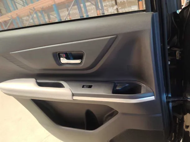 Car image 28