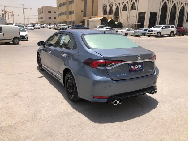 Car image 7