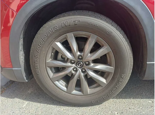 Car image 9