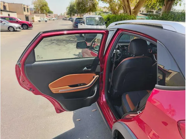 Car image 16